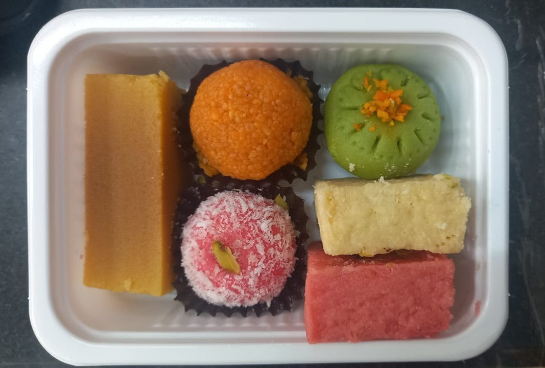 Assorted_festive_250_g_2.jpg